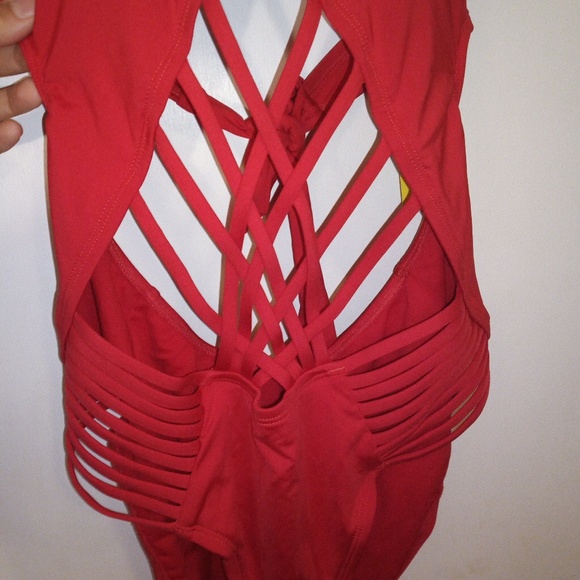 Swimming wear - Picture 3 of 4